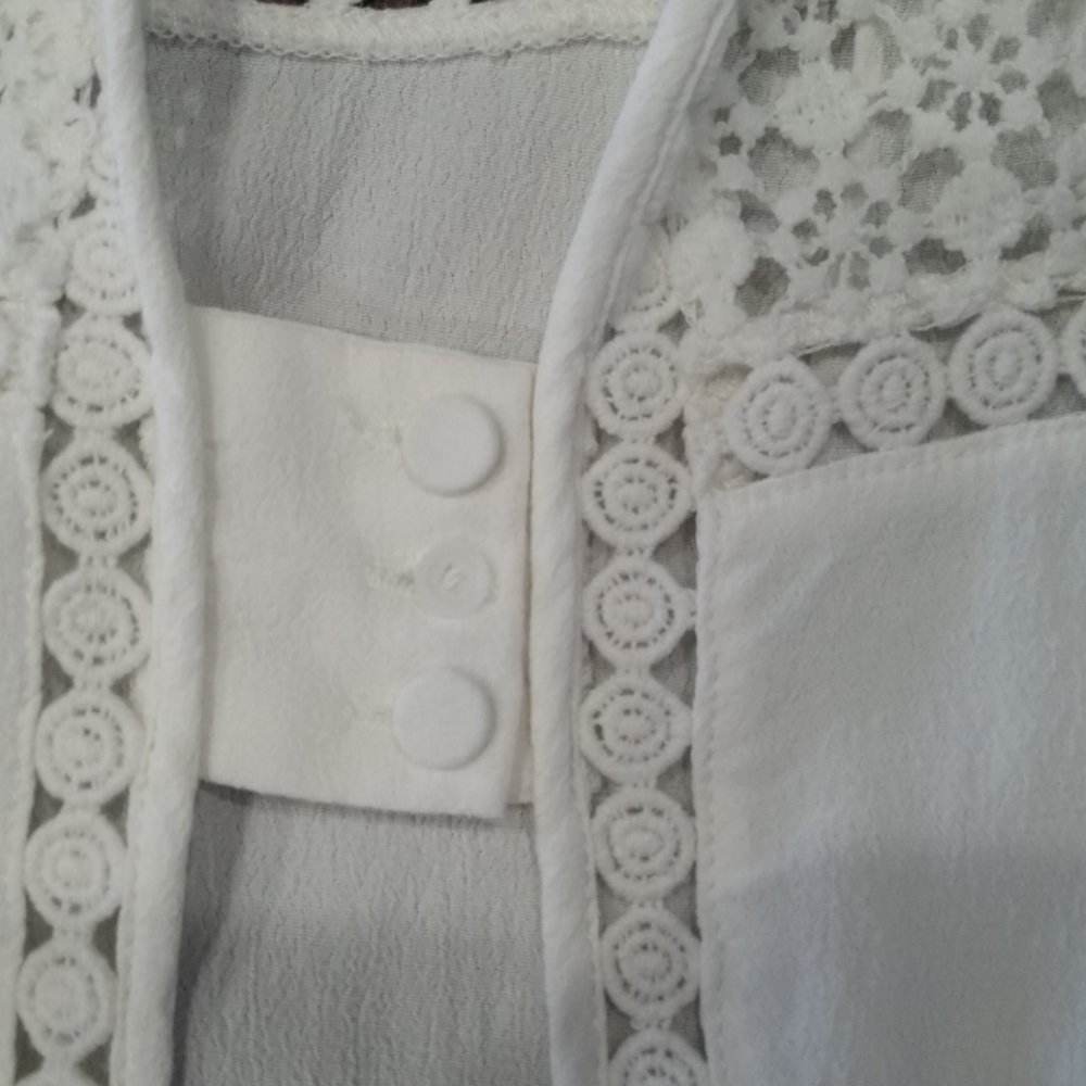 GUC Market & Spruce White Top Size Small - Picture 4 of 7